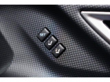 運転席のシートポジションメモリー機能は、登録済みの運転者と交代しても、シートポジションの変更の手間がかかりません。