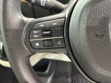 ステアリングにオーディオ操作スイッチが付いています。オーディオ画面に直接タッチしなくても操作が出来ますので、運転に集中できます。