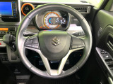 【純正革巻きステアリング】上質な革を使用することで、手にしっかり馴染みとても運転しやすいハンドルです♪