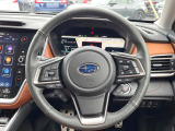 【純正革巻きステアリング】上質な革を使用することで、手にしっかり馴染みとても運転しやすいハンドルです♪