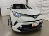 LEDヘッドライトです。デザイン性がよくとても明るいので、夜間の走行や悪天候でも安心です。しかも長寿命!