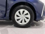 タイヤサイズは(175/70R14)でキャップ付きスチールホイールです。