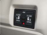 ◆両側電動スライドドア◆狭い駐車場でも乗り降りが楽々♪お子様が隣の車にドアを当ててしまう心配もございません!小さなお子様連れの方もこれで安心。