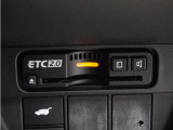 ◆ETC2.0◆進化したドライブ体験。料金収受システムだけだったETCが生まれ変わって、高速道路を賢く使うETC2.0に進化しました。多彩な情報サービスが便利で快適なドライブ体験を提供します。