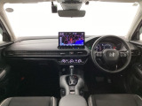 【前方視界】開放的な前方視界!運転がしやすく疲れにくいです♪窓が大きく、見通しがとっても良いおクルマですよ♪