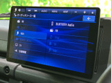 ラジオ、CD、Bluetoothなど、様々な音源に対応。お好みの音楽で、快適な車内空間を演出できます。充実したオーディオ機能で、ドライブを楽しみましょう。