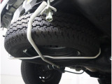もちろんスペアタイヤや車載工具も完備☆ 万が一のパンクに備えて使用方法もお伝えします!