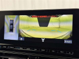 【フロントカメラ】運転席に座った状態で死角になりやすいクルマの前の様子まで確認でき安全ですね♪