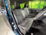 運転席まわりには十分なスペースがあり、大柄な方でもゆったり運転していただける環境です。