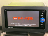 【純正ナビ】人気の純正ナビを装備しております。ナビの使いやすさはもちろん、オーディオ機能も充実!キャンプや旅行はもちろん、通勤や買い物など普段のドライブも楽しくなるはず♪