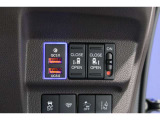 ◆◆両側電動スライドドア!!荷物で手が塞がる時など簡単にドアの開閉が出来ます!何より力いらずで開閉OK!女性やお年寄りにも優しい♪電動機能はOFFにもできますから元気なお子様の駆け出しも安心!
