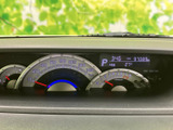視認性の高いメーター類で、運転に必要な情報を的確に把握できます。落ち着いたデザインが、運転に集中できる空間を作り出します。