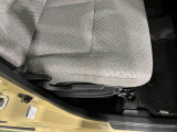 痛みの出やすい運転席シートの角、フロアマット、座面、ともに良好です