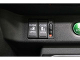 ◆◆両側電動スライドドア!!荷物で手が塞がる時など簡単にドアの開閉が出来ます!何より力いらずで開閉OK!女性やお年寄りにも優しい♪電動機能はOFFにもできますから元気なお子様の駆け出しも安心!