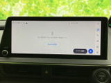 洗練されたデザインのオーディオ画面。直感的な操作で、お気に入りの音楽やラジオを楽しめます。ドライブ中のエンターテイメントを充実させてくれます。