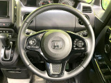 【純正革巻きステアリング】上質な革を使用することで、手にしっかり馴染みとても運転しやすいハンドルです♪