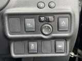★運転席の右下にある各ボタンは安全のためONでのご使用をおすすめしております。衝突軽減ブレーキ・踏み間違い防止装置・横滑り防止装置・車線逸脱警報などのON・OFFを手動で操作出来ます★