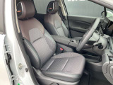長時間の運転でも疲れにくいシートです。