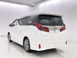 荷物をたっぷり載せて広々ドライビング♪夏でも冬でも、アウトドアやショッピングを思い切り楽しみましょう!