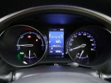 とっても見やすいメーターです。夜間時はラグジュアリーな気分にさせてくれる照明が魅力ですので、夜のドライブも楽しみになりますよ♪