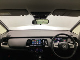 フロントガラスが大きく、ワイドな視界で運転もしやすくなるように設定されています。