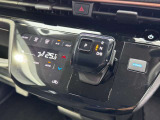 オートエアコンで温度を設定するだけで快適な車内環境を維持することができます!