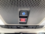 【SOSボタン】衝撃検知やエアバッグ展開時には自動通報。車両データを活用し、迅速な救助につなげる安全テクノロジー。 ※サービス利用にはHonda Total Care プレミアム契約が必要です