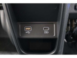 スマートフォンなどの音楽再生が可能なUSB接続ジャック装備車両です♪♪♪