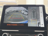 後方確認がしやすいバックモニターを搭載。狭い道や駐車場でも、安全に駐車操作をサポートします。ガイドライン表示で、より正確な駐車が可能です。