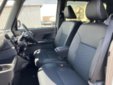 運転しやすい視界と、操作しやすい配置が魅力です。快適なドライビングをサポートする、機能的な空間です。