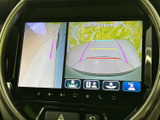 後方確認をサポートするモニター。駐車時の安全性と利便性を高めます。ガイドライン表示で、より確実なバック駐車を可能にします。
