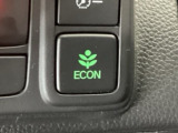 ★ECONスイッチ★ エコドライブを加速しよう!スイッチをONにすると、運転の仕方によるロスを抑え込み燃費をよくするようクルマが頑張ります(*^ー^*)燃費向上にチャレンジ♪