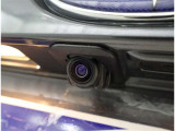 バックカメラが付いているので後方確認が非常にしやすいです。今や運転初心者も熟練者も必須装備!ついていて損はないですね♪