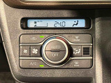 車内空調は&rdquo;AUTOエアコン&rdquo;にお任せ。運転に集中出来ますよ!