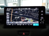 ホンダ純正ナビなのでダッシュボードにスッキリと収まっています。土地勘の無い所でも道に迷わず安心ですね!。AVも色々視聴できるのでドライブも楽しくなりますよ!