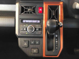 温度を設定すれば、自動で車内の温度管理をしてくれる優れものです♪ATミッションで運転楽々