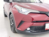フォグランプ装着車です。暗い夜道の車両前方を明るく照らします