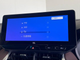 【JBLサウンドシステム】メーカーオプションの高品位サウンドシステムを搭載。専用のチューニングが施された大小様々なスピーカーから良質なサウンドが奏でられ、臨場感あふれる音響空間を演出します。