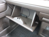 収納スペースもたくさんあるので車内の整理整頓もバッチリです!!