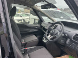 運転席まわりは、使用感も少なく良好な状態です。