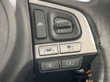 【全車速追従機能付クルーズコントロール】高速道路での長距離走行が楽に!!自動で速度を保つクルーズコントロールが、衝突軽減システムと連携し、前方の車両を感知して車間を保つように速度調節してくれます!!