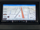 鮮明な地図表示で、目的地までスムーズに案内してくれます。ルート検索機能も充実しており、初めての道でも安心です。