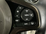 【アダプティブ・クルーズ・コントロール】予め設定した車速内でクルマが自動的に加減速。 前走車との適切な車間距離を維持しながら追従走行し、高速道路でのドライバーの疲労を軽減してくれる嬉しい機能付♪