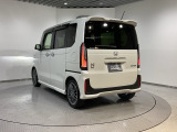 ご納車までの期間ですが、県内のお客様は2、3週間、県外のお客様は3、4週間ほどでご納車が可能となります。但し、お支払いや書類の状況によっては多少の前後もありますので、その際には何卒ご了承下さい。
