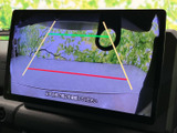 バックモニターで、狭い場所でも安心駐車。後方の状況をしっかり確認できるので、安全性を高めます。運転に自信がない方にもおすすめです。