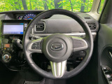 【純正革巻きステアリング】上質な革を使用することで、手にしっかり馴染みとても運転しやすいハンドルです♪