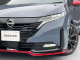 最新式はLEDヘッドランプですね。瞬時に明るい光が夜間の運転をぐっと楽にしてくれますよ。