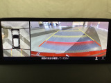 狭い場所での駐車やすれ違いなどでより的確な運転操作に役立つ360&deg;ビューモニターが装備されています。