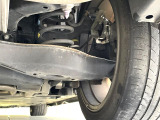 お車を安心してお乗りいただく為には、足回りの定期点検が欠かせません。サービスサポート(有償保証)では無料点検もご提供しており、安心のカーライフをお過ごしいただけるサポート体制が整っています。