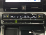 ●デュアルオートエアコン●!運転席と助手席で、それぞれお好みに合わせて温度設定が行えます♪